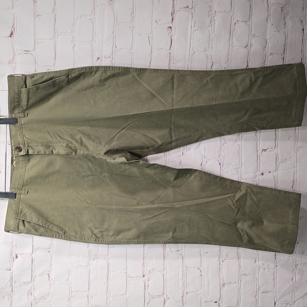 Magellan Outdoors Flat Front Olive Green Mens Size 42